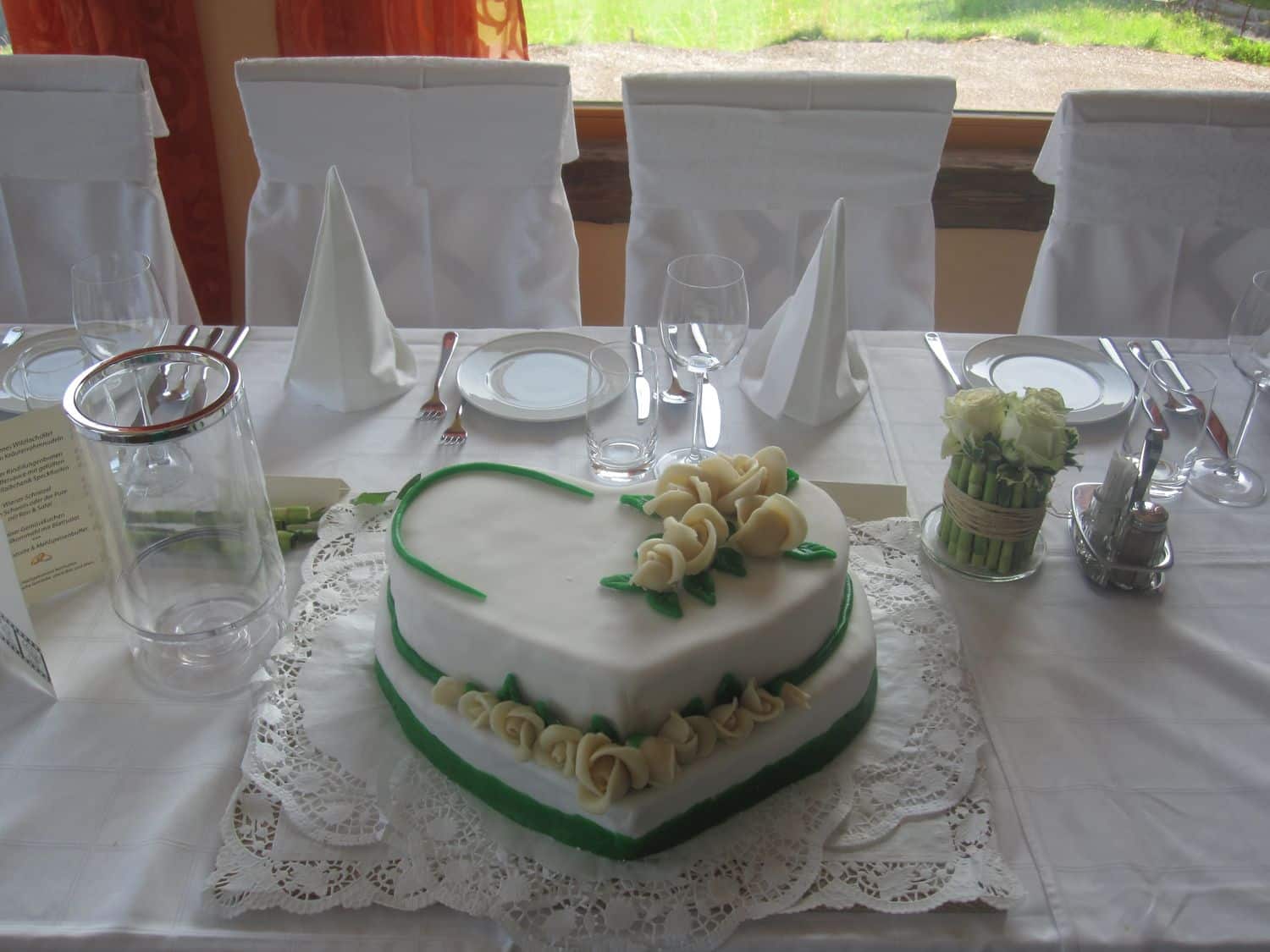 Gasthof Michlwirt - Hochzeitstafel mit Torte